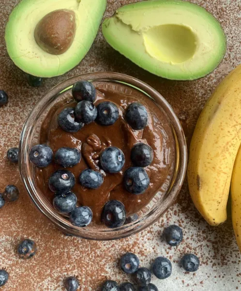 photo from lovemydiet instagram profile showing chocolate dessert with avocado and banana made by Marta Holewa nutritionist